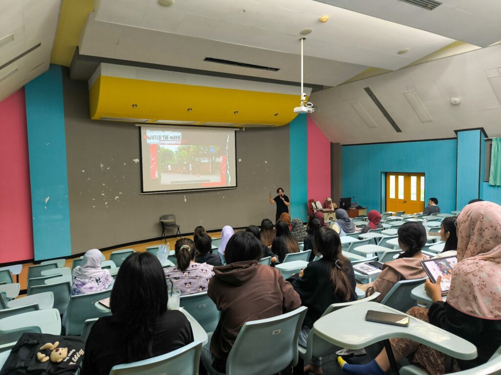 สาขาวิชาภาษาอังกฤษจัดกิจกรรม Professional Translator Talks เสริมความรู้ด้านการแปลซับไตเติล