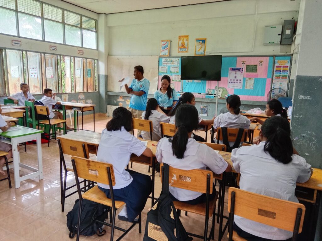 โครงการเสริมศักยภาพภาษาอังกฤษนักเรียนในชุมชนอย่างยั่งยืน