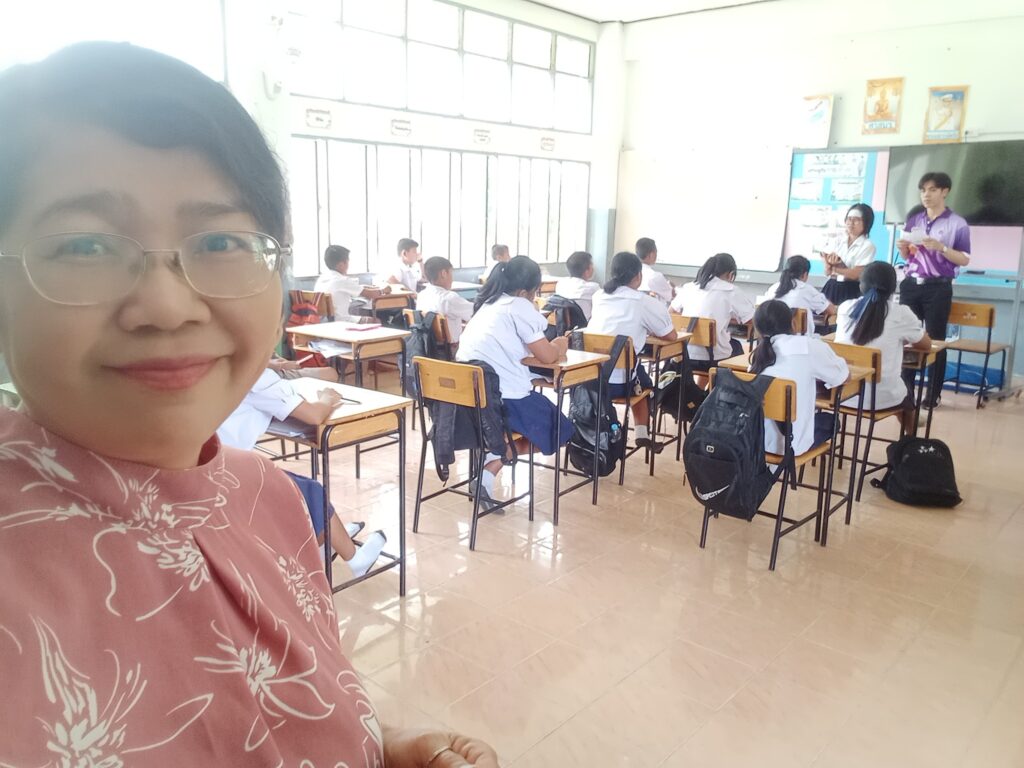 โครงการเสริมศักยภาพภาษาอังกฤษนักเรียนในชุมชนอย่างยั่งยืน