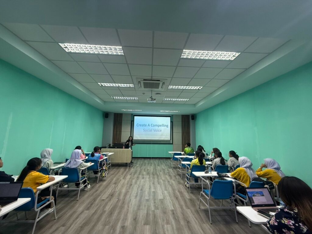 สาขาวิชาภาษาอังกฤษจัดกิจกรรม SLA Inspire Camp เปิดประสบการณ์การเรียนรู้สำหรับนักเรียนที่สนใจเข้าศึกษาต่อ
