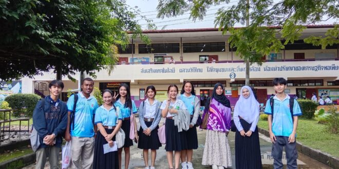 โครงการเสริมศักยภาพภาษาอังกฤษนักเรียนในชุมชนอย่างยั่งยืน