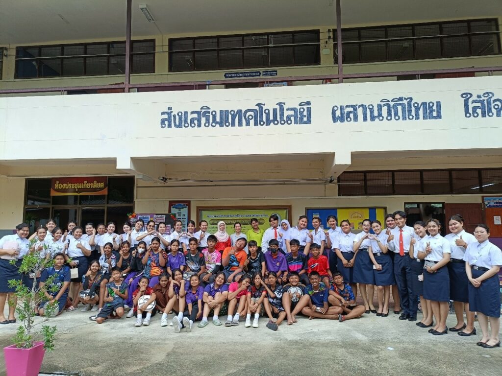 เผยแพร่ความรู้ภาษาจีน ร.ร.ชุมชนใหม่