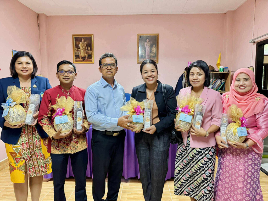 ขับเคลื่อนกิจกรรมการพัฒนาทักษะการเขียนเรื่องเล่าจากภาพ (1)