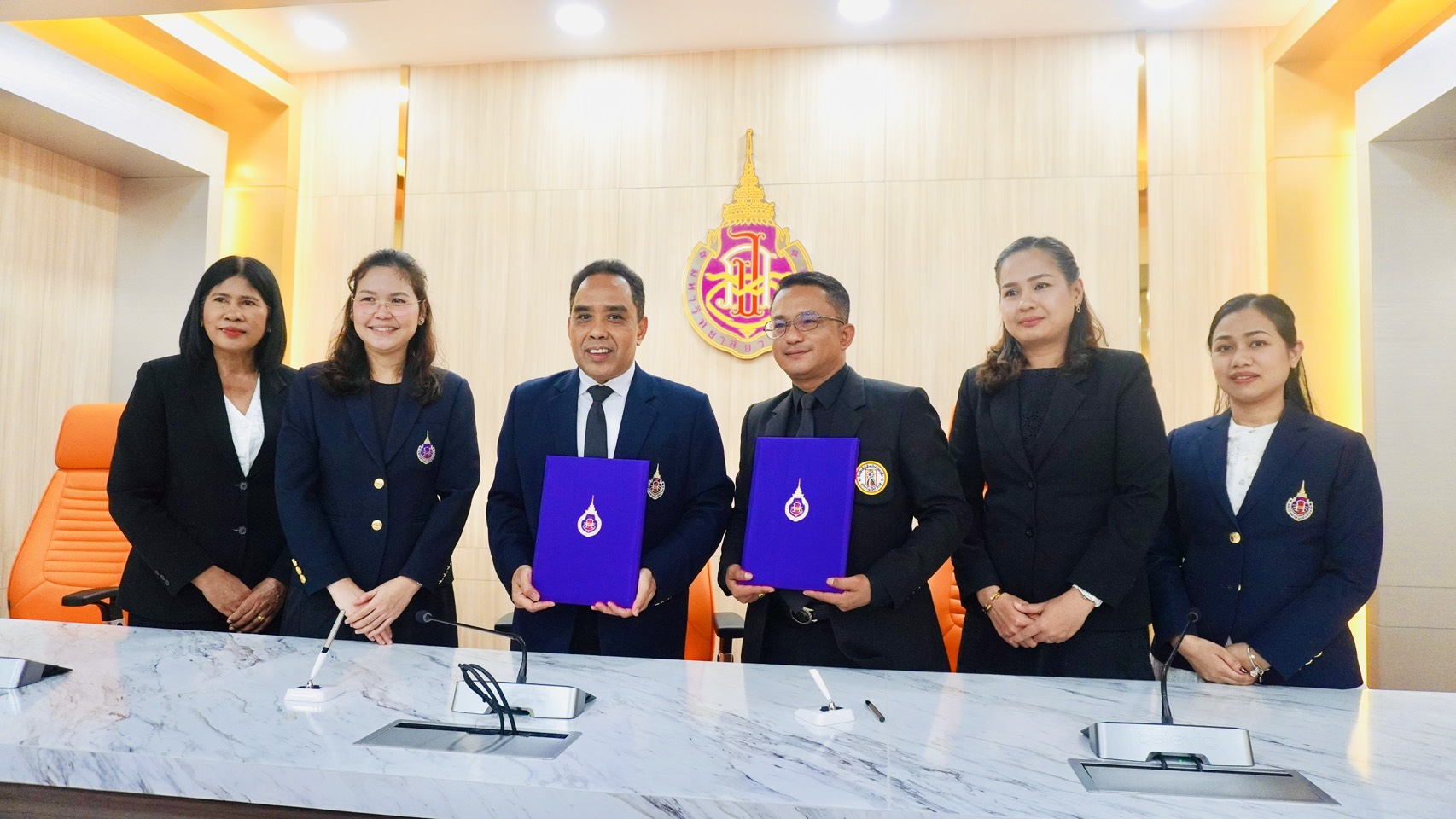 MOU Phipoonsangkarakschool