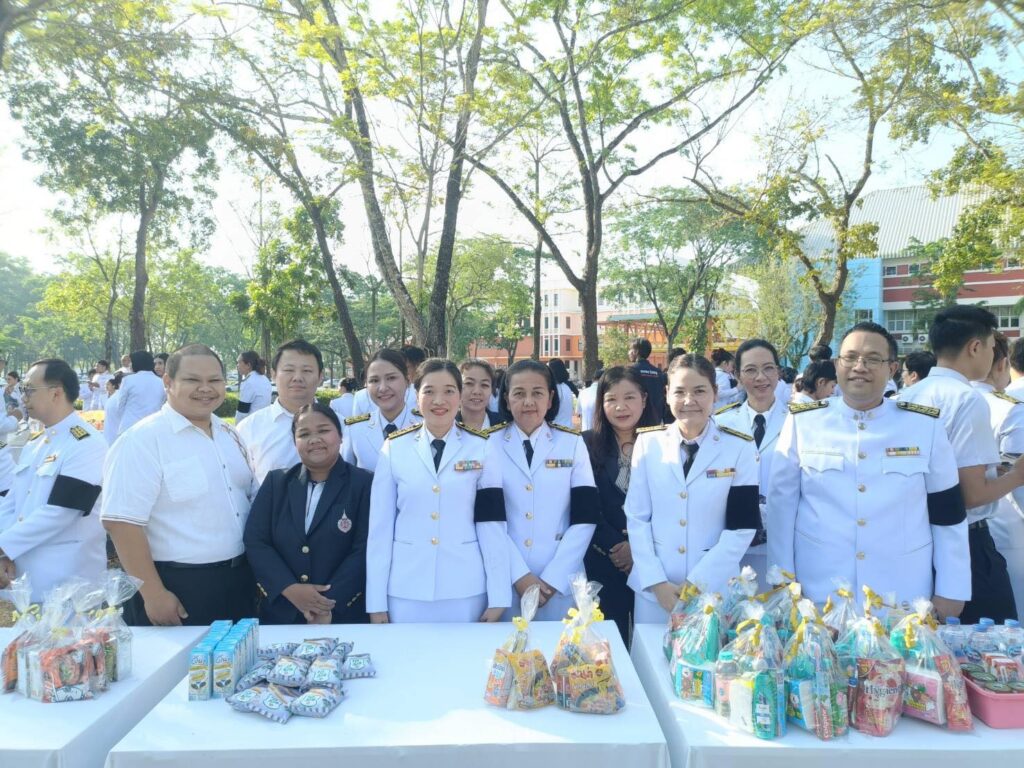 สำนักวิชาศิลปศาสตร์ ร่วมทำบุญตักบาตร เนื่องในโอกาสครบรอบ 34 ปี วันคล้ายวันสถาปนา มหาวิทยาลัยวลัยลักษณ์