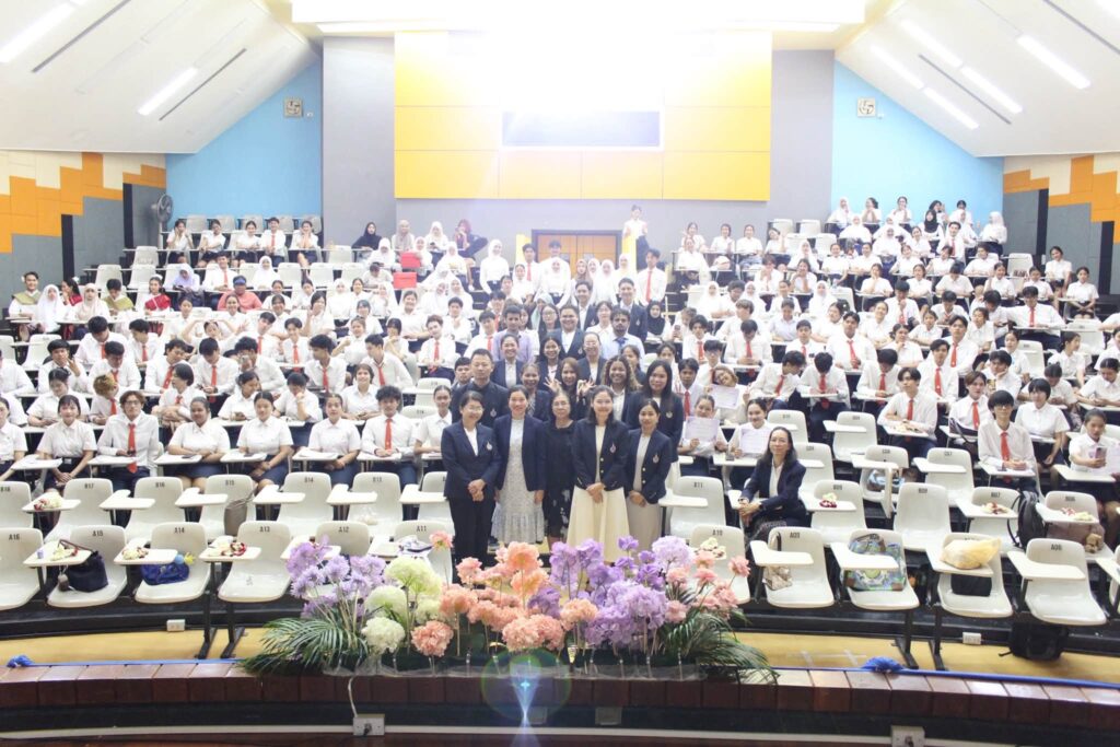 สำนักวิชาศิลปศาสตร์จัดพิธีไหว้ครู "ศิลป์วันทา อาจาริยคุณ" สืบสานคุณค่าความกตัญญู เชิดชูครูผู้ประสิทธิ์ประสาทวิชา ประจำปี 2569