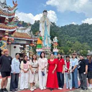 นักศึกษาภาษาจีนเรียนรู้จากประสบการณ์จริง ฝึกปฏิบัติการนำเที่ยวเส้นทางทุ่งสงสู่การเป็นมัคคุเทศก์มืออาชีพ