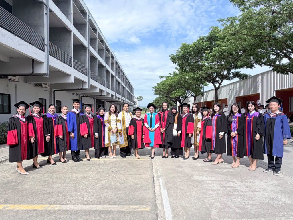 สำนักวิชาศิลปศาสตร์ มหาวิทยาลัยวลัยลักษณ์ ร่วมแสดงความยินดีแก่บัณฑิต ในพิธีพระราชทานปริญญาบัตร ประจำปีการศึกษา 2568